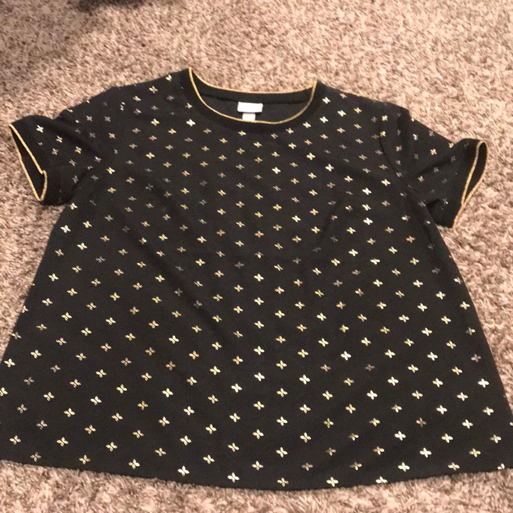 Short sleeve top- like new condition